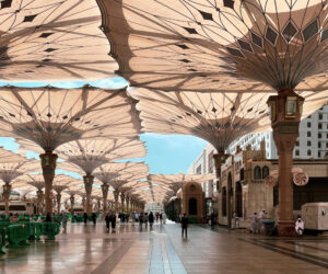 Read more about the article Unveiling the Architectural Marvel: The Folding Umbrellas of Medina Haram Piazza